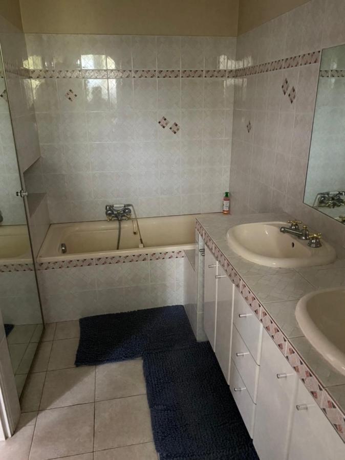 לה קאנה Chambre Spacieuse Independante Dans Villa Plus Parking Privee מראה חיצוני תמונה